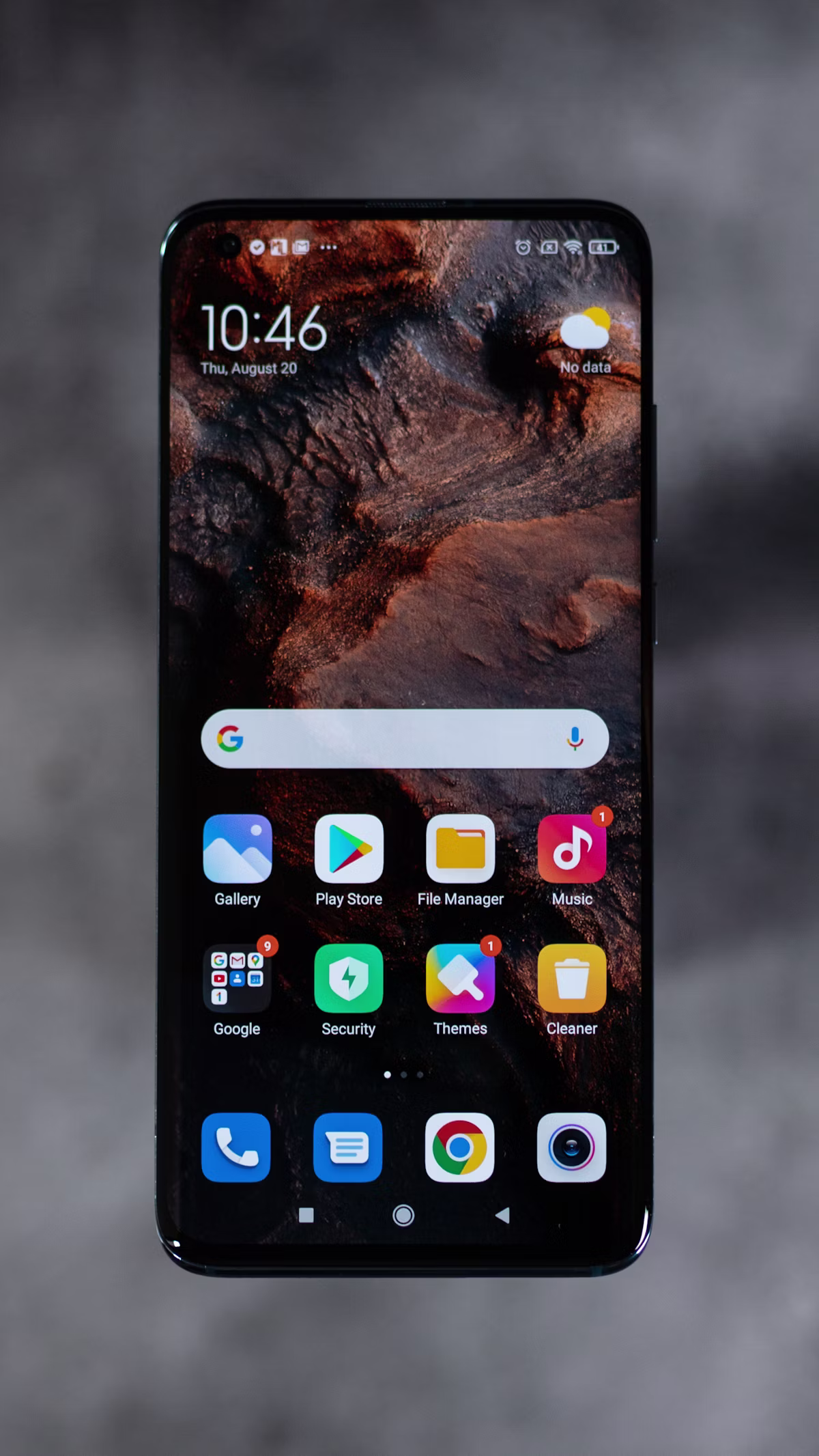 Display di uno smartphone con le app in primo piano